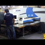 Højkvalitets servo cnc hydraulisk turret punch pressemaskiner
