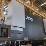 CNC NC automatisk elektrisk hydraulisk vandret samlestang stålplader skæring og bøjning presse bremsemaskine pris til salg