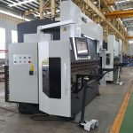 Højtryks hydraulisk synkroniseret trykbremse med robot